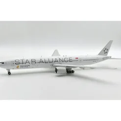 Airplane Model<WB Models WB-777-3-021 1:200 Singapore Airlines Boeing 777-312 Star Alliance 9V-SYL - Miniature Marvels: Airplane Models & Painted Dice