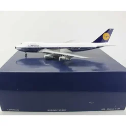 Airplane Model**WB Models WB-Classic II-ZA 1:200 Lufthansa Boeing 747-200 D-ABZA - Miniature Marvels: Airplane Models & Painted Dice