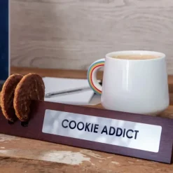 Egpull<Wooden Desk Sign "Cookie Addict" Office Gift with 2 Cookie Holder Slots - FUNNY! - Miniature Marvels: Airplane Models & Painted Dice